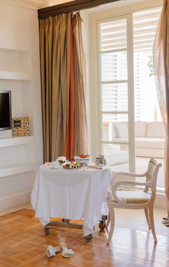 Breathtaking Elopement In The Romance Of Rome